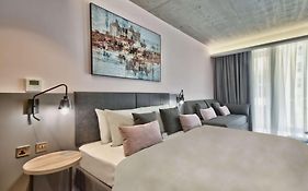 Number 11, Urban Hotel